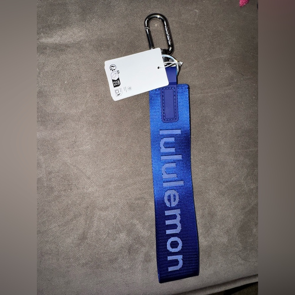 Lululemon Never Lost Keychain Riverside
